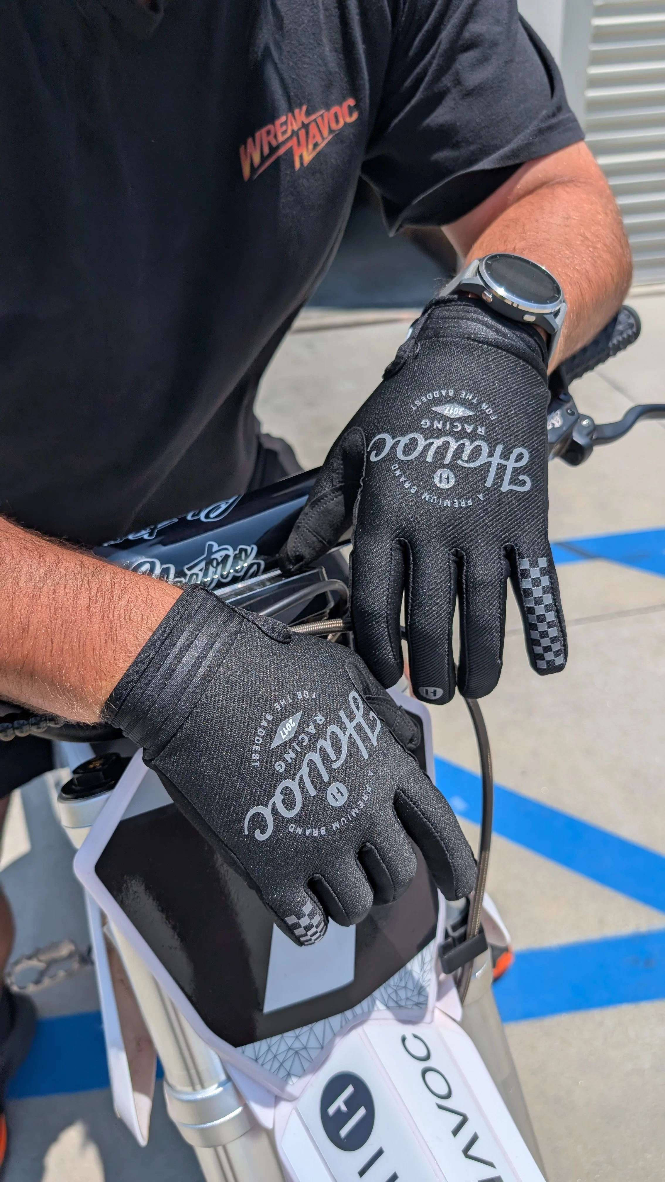 Black Havoc Gloves - Image 3