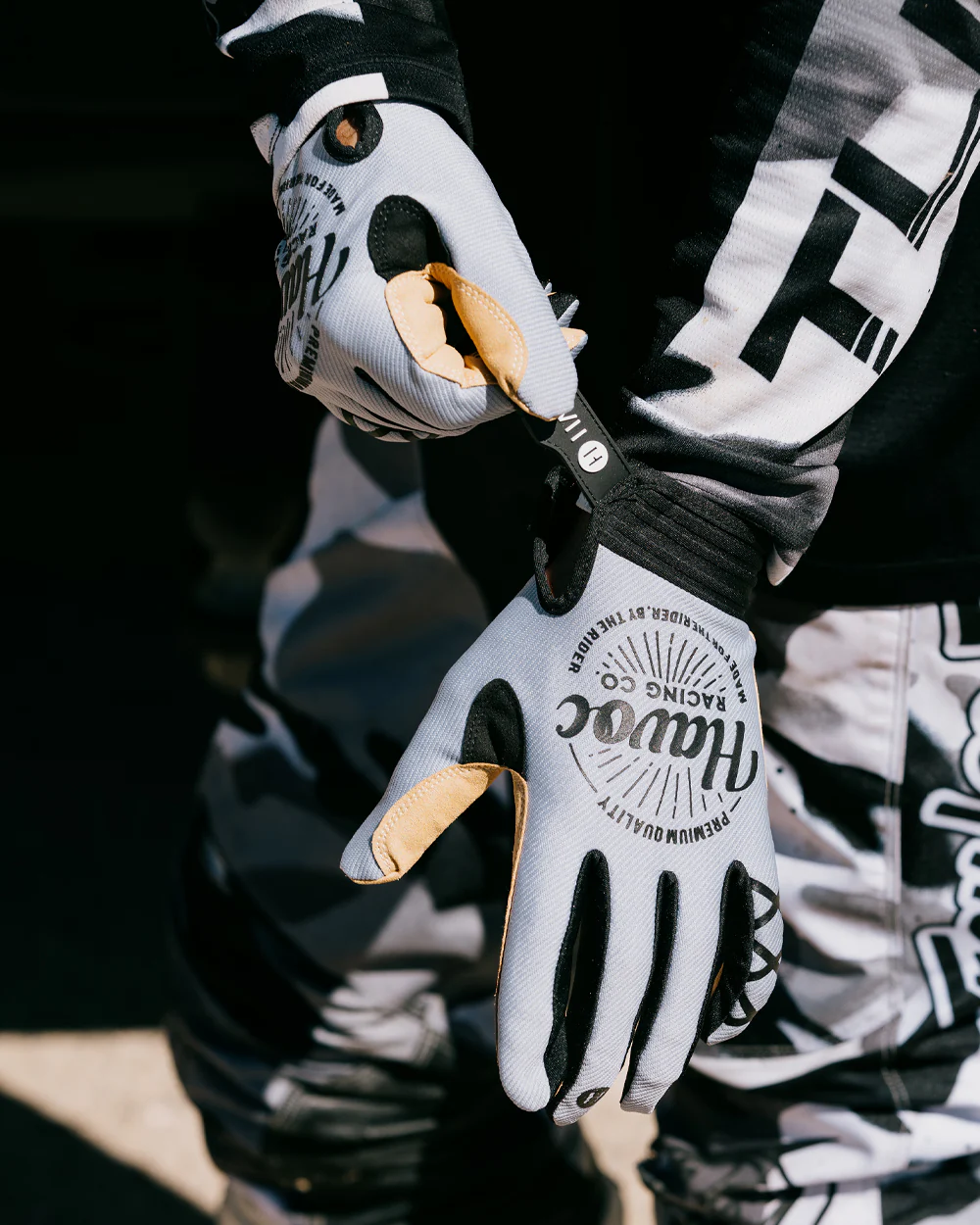 Gray and Black Gloves - Image 3